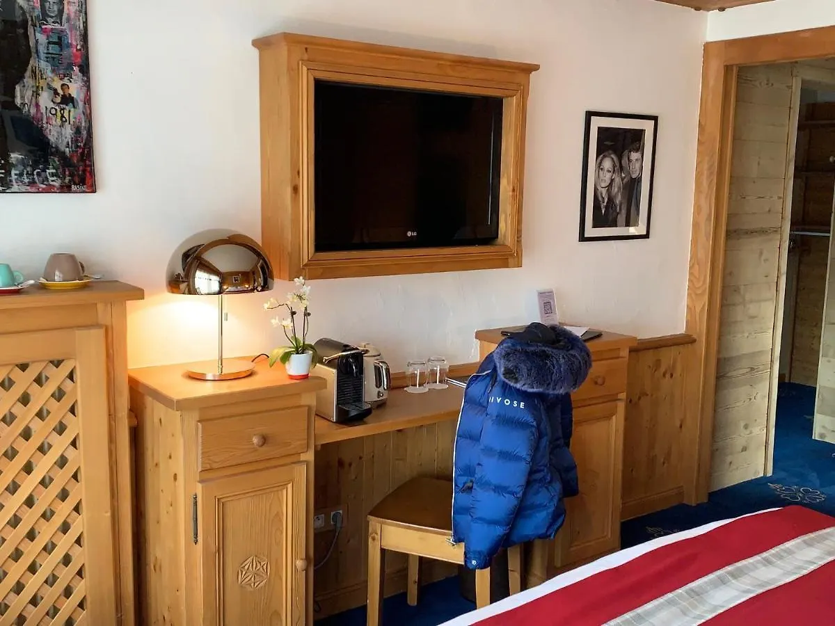 ****  Hotel Le Labrador 1971 Les Gets France