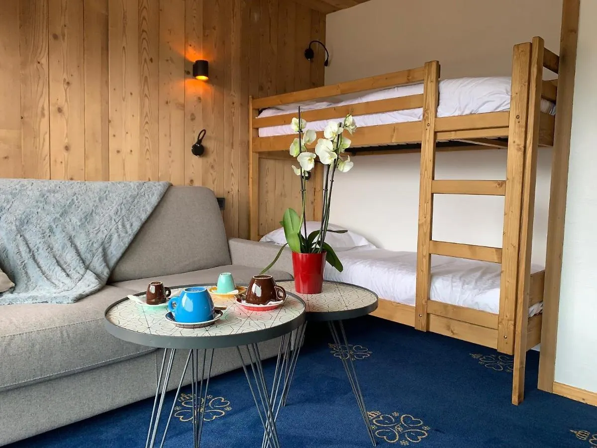 Hotel Le Labrador 1971 Les Gets 4*,