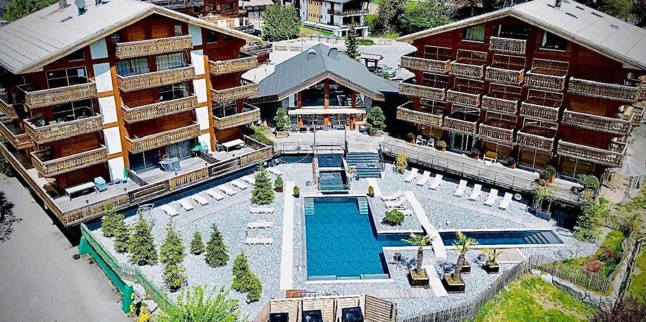 Hotel Le Labrador 1971 Les Gets 4*,